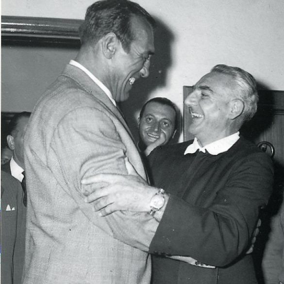 Tra gli sportivi in visita al Zandonai Primo Carnera saluta il Padre 12 settembre 1958